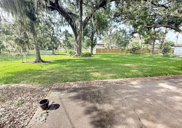38th image of 112 Aster Ln, Lake Jackson, TX 77566 | MLS# 31056361