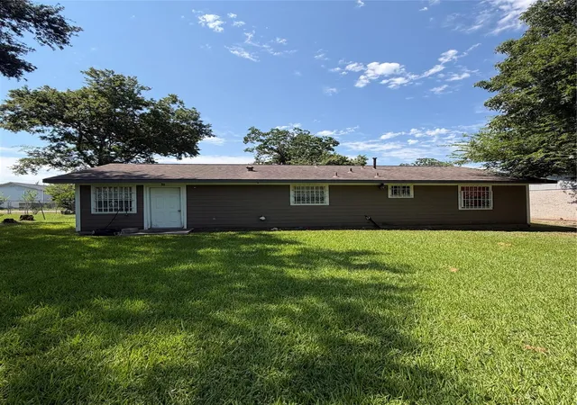 2nd image of 8439 Botany Ln, Houston, TX 77075 | MLS# 92462777