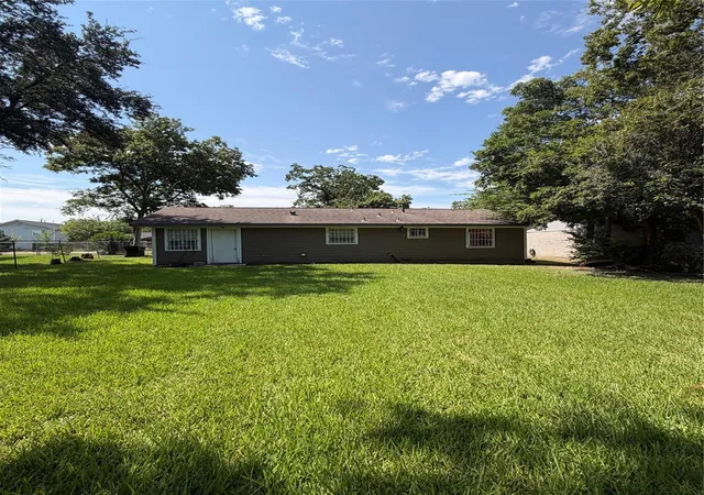 7th image of 8439 Botany Ln, Houston, TX 77075 | MLS# 92462777