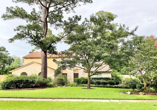 Photo 1 of Single family home for sale at 1022 Oak Leaf St, La Porte, TX 77571 | MLS# 82423540 | Listing updated on 2026-08-22