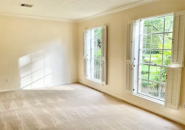 Photo 3 of Single family home for sale at 1022 Oak Leaf St, La Porte, TX 77571 | MLS# 82423540 | Listing updated on 2026-08-22