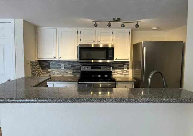 Photo 3 of Condo for sale at 2300 Old Spanish Trl #2054, Houston, TX 77054 | MLS# 2303207 | Listing updated on 2026-08-13