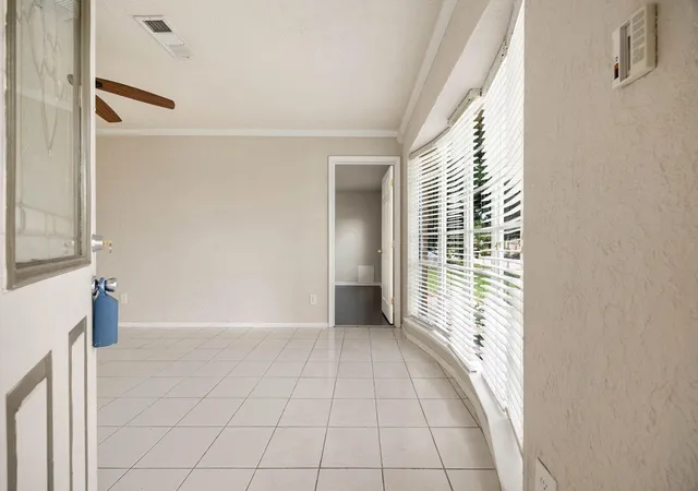 4th image of 1134 Canterdale St, Houston, TX 77047 | MLS# 91258324