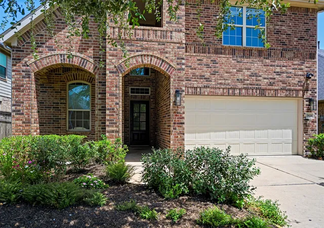 Photo 3 of Single family home for sale at 29126 Garden River Ct, Fulshear, TX 77441 | MLS# 32351273 | Listing updated on 2026-09-16