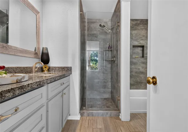 2nd image of 2333 Bering Dr, Houston, TX 77057