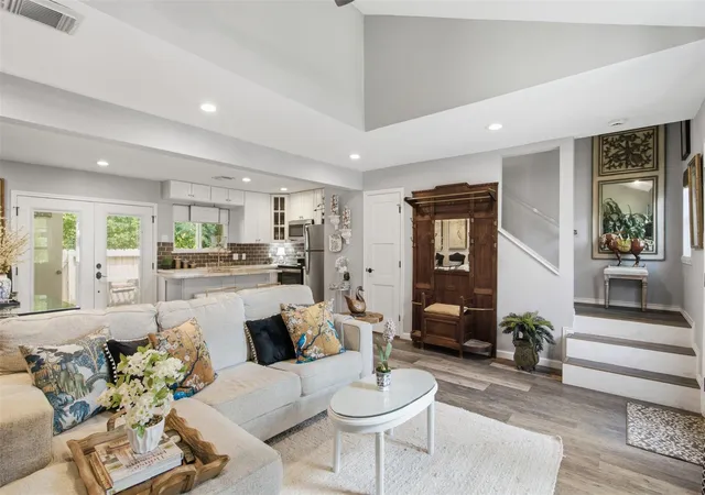 Townhouse for sale at 772 Worthshire St #3, Houston, TX 77008 | MLS# 42602455