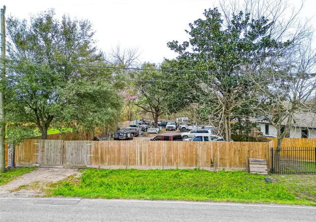 Photo 2 of Land for sale at 5206 Denmark St, Houston, TX 77016 | MLS# 93836468 | Listing updated on 2026-08-25