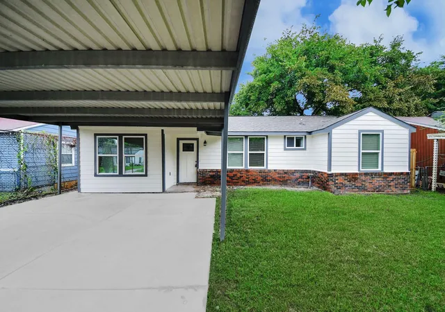 2nd image of 10521 Chesterfield Dr, Houston, TX 77051 | MLS# 83116003
