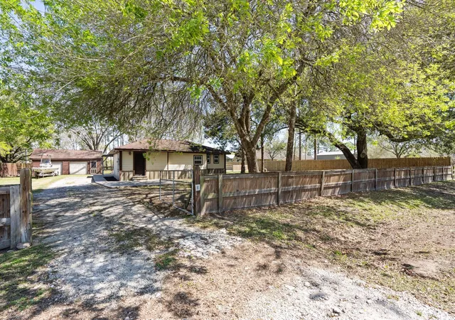 5th image of 7117 Avenue D, Santa Fe, TX 77510 | MLS# 17543639