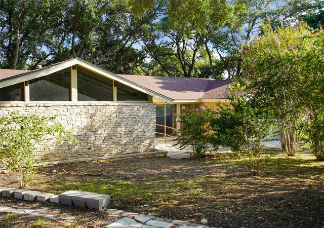 Photo 3 of Single family home for sale at 6118 Windy Forest, San Antonio, TX 78239 | MLS# 89742235 | Listing updated on 2026-08-30