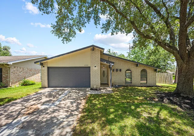 2nd image of 2002 Eastfield Cir, Missouri City, TX 77459 | MLS# 29612662