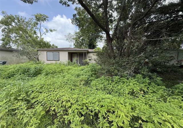 1st image of 6806 E Bayou Dr, Hitchcock, TX 77563 | MLS# 6348722