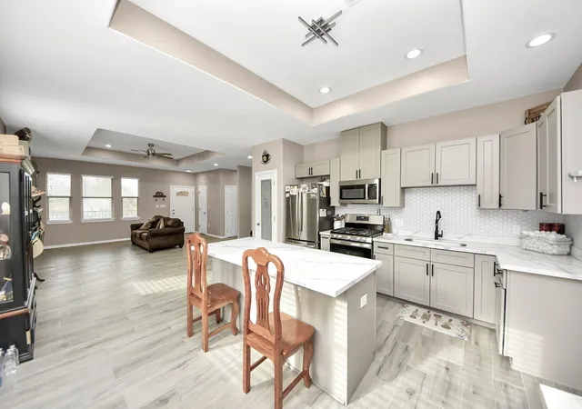 5th image of 6543 Crestford Ln, Pasadena, TX 77505 | MLS# 98983335