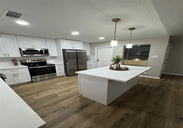 Photo 3 of Single family home for sale at 2514 33rd Avenue N, Texas City, TX 77590 | MLS# 87285085 | Listing updated on 2026-08-29