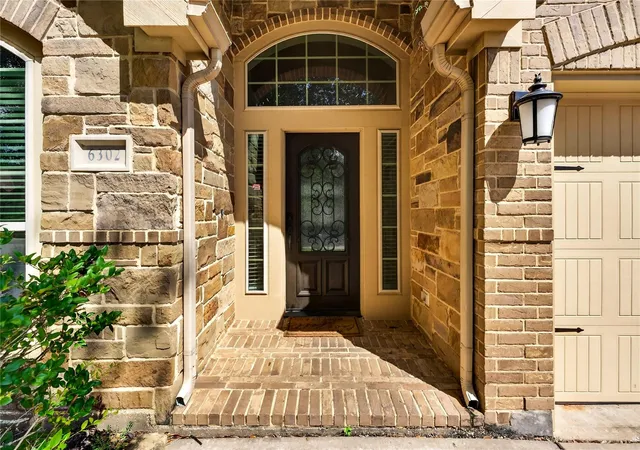 4th image of 6302 Falling Briar Ln, Sugar Land, TX 77479 | MLS# 79035466