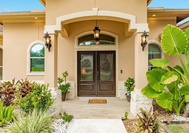 Photo 4 of Single family home for sale at 309 Hickman Ln, Angleton, TX 77515 | MLS# 62273928 | Listing updated on 2026-09-21