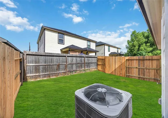 2nd image of 7926 Jester St, Houston, TX 77051