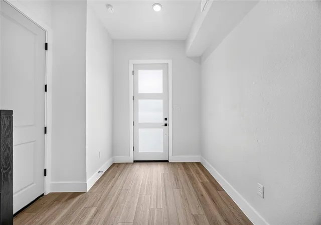 5th image of 7926 Jester St, Houston, TX 77051