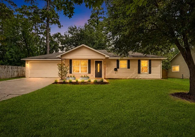 Photo 2 of Single family home for sale at 10807 Royal Tricia Dr, Conroe, TX 77303 | MLS# 43360851 | Listing updated on 2026-08-15
