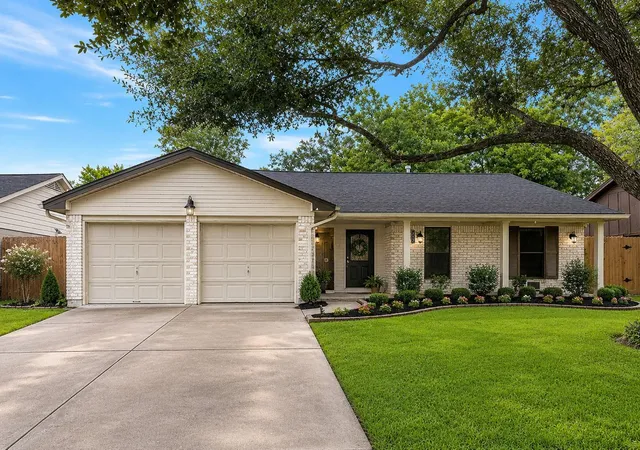 1st image of 807 Kirkwood Dr, Stafford, TX 77477 | MLS# 21877657