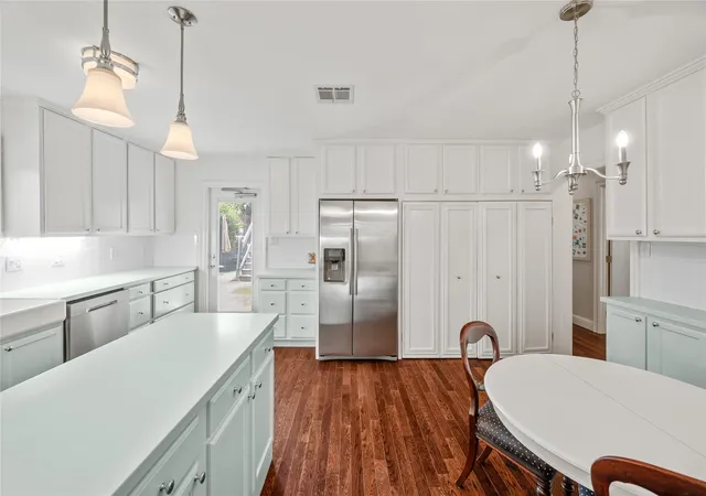 Photo 3 of Sale Pending at 4002 Drummond St, Houston, TX 77025 | MLS# 46622287 | Listing updated on 2026-09-12