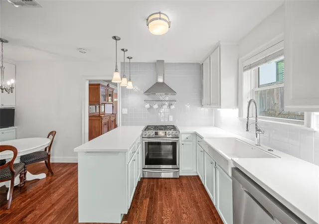 Photo 4 of Sale Pending at 4002 Drummond St, Houston, TX 77025 | MLS# 46622287 | Listing updated on 2026-09-12