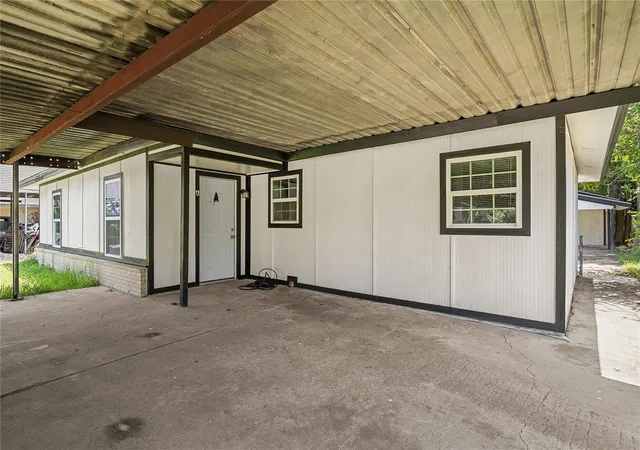 Photo 2 of Multi family home for sale at 3214 Brea Crst St, Houston, TX 77093 | MLS# 98824587 | Listing updated on 2026-09-05
