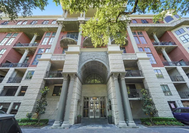 2nd image of 3030 Post Oak Blvd, Houston, TX 77056