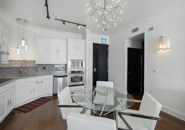 2nd image of 3030 Post Oak Blvd #308, Houston, TX 77056 | MLS# 89009406