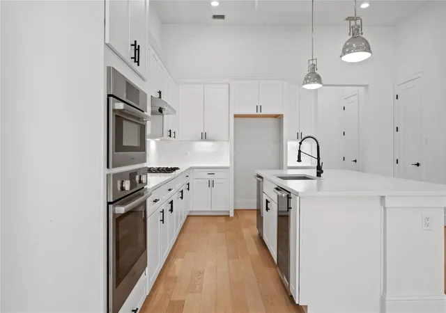 5th image of 2408 Driscoll St, Houston, TX 77019 | MLS# 16222541