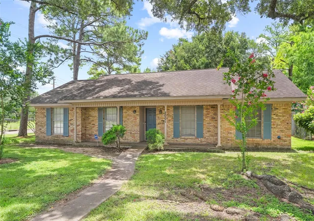 2nd image of 2001 Lamar Dr, Richmond, TX 77469 | MLS# 34529129