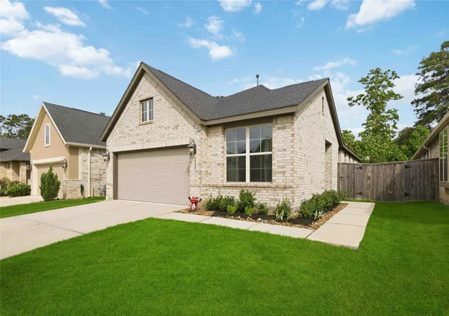 Photo 3 of Single family home for sale at 35432 Woodtrace Cir, Pinehurst, TX 77362 | MLS# 86723016 | Listing updated on 2026-09-11