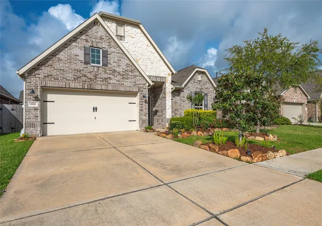 Photo 1 of Single family home for sale at 1851 Belle Pl, Alvin, TX 77511 | MLS# 40650755 | Listing updated on 2026-09-10