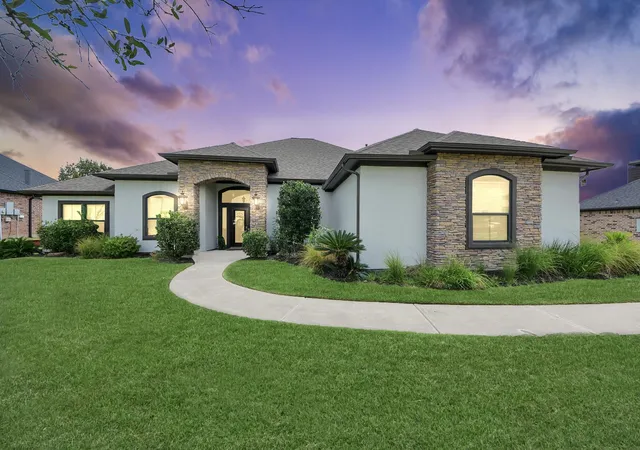 Photo 3 of Sale Pending at 11726 W Grand Pond Dr, Montgomery, TX 77356 | MLS# 37929098 | Listing updated on 2026-08-28