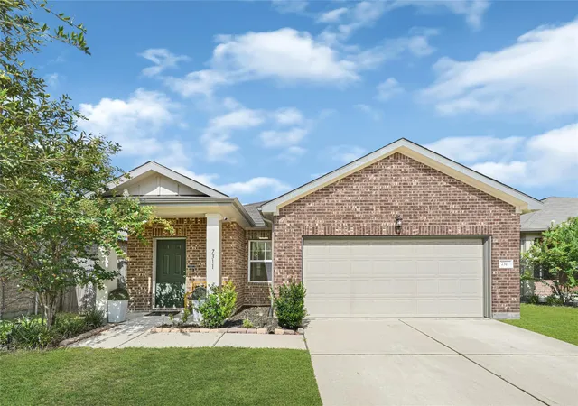 Photo 1 of Sale Pending at 7311 Roseshine Dr, Houston, TX 77049 | MLS# 52281918 | Listing updated on 2026-09-05