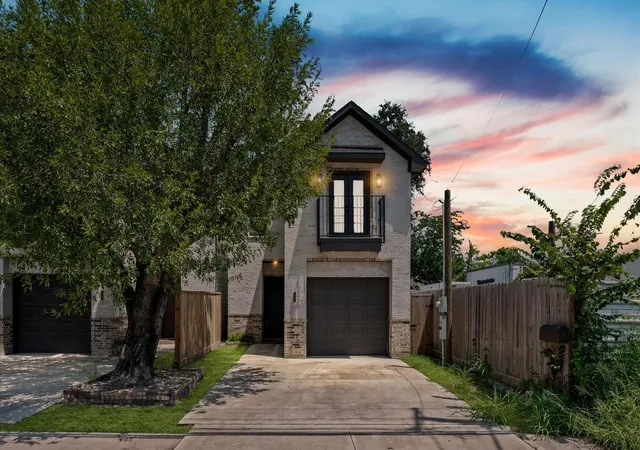 Photo 1 of Single family home for sale at 7327 Market St, Houston, TX 77020 | MLS# 39425638 | Listing updated on 2026-08-31