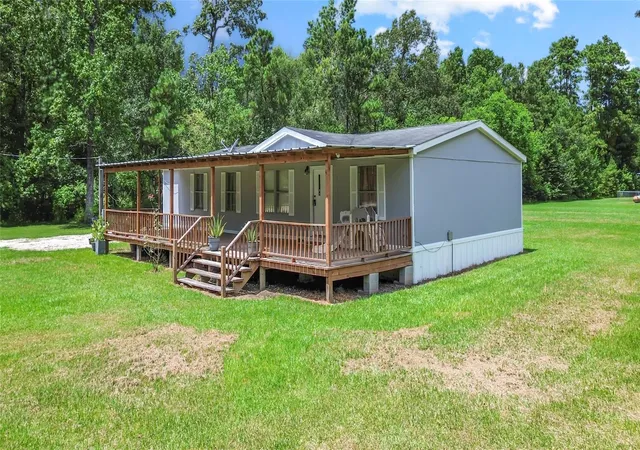 Photo 3 of Single family home for sale at 20220 Plaza Cir, Crosby, TX 77532 | MLS# 53629992 | Listing updated on 2026-09-16