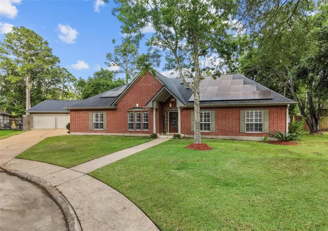 2nd image of 816 Sherwood Forest Dr, Dickinson, TX 77539 | MLS# 31214834