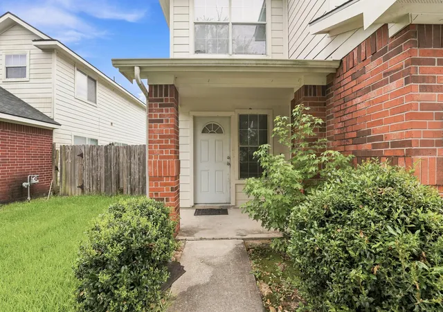 Photo 3 of Single family home for sale at 12531 Thistle Crk Ct, Houston, TX 77044 | MLS# 15886316 | Listing updated on 2026-09-03