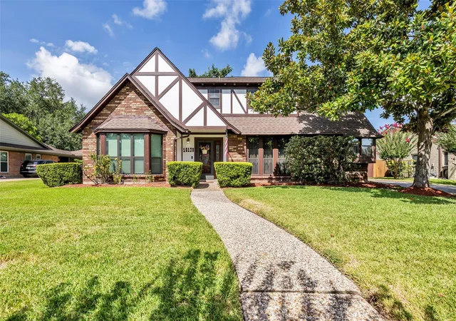 1st image of 15178 Diana Ln, Houston, TX 77062 | MLS# 23061031