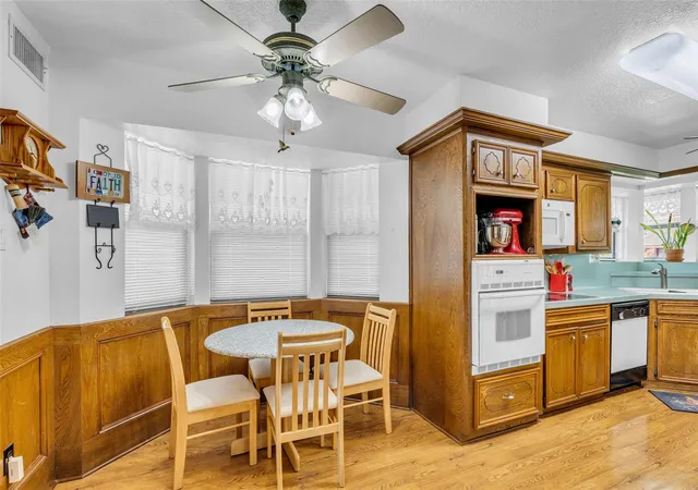 5th image of 15178 Diana Ln, Houston, TX 77062 | MLS# 23061031
