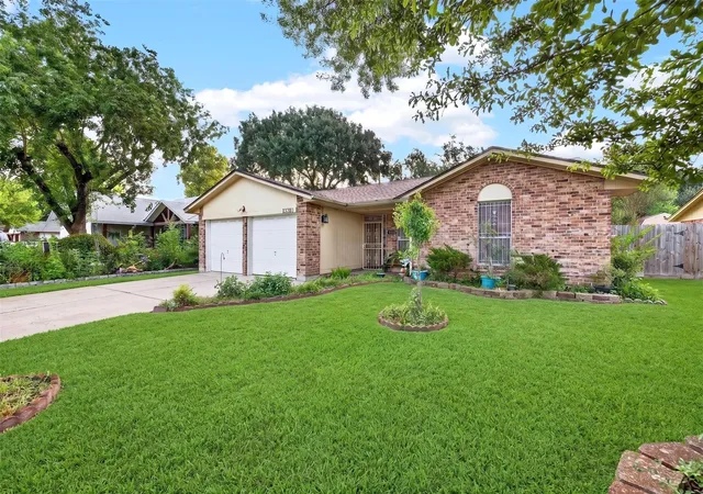 Photo 4 of Sale Pending at 13310 T C Jester Blvd, Houston, TX 77038 | MLS# 56509425 | Listing updated on 2026-09-21