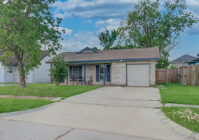 Photo 3 of Single family home for sale at 510 Roper St, Houston, TX 77034 | MLS# 60436274 | Listing updated on 2026-08-14