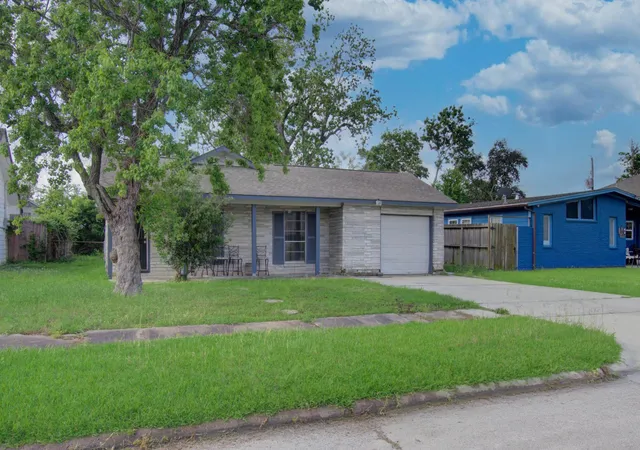 Photo 3 of Single family home for sale at 510 Roper St, Houston, TX 77034 | MLS# 60436274 | Listing updated on 2026-08-14