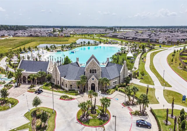Photo 2 of Single family home for sale at 15775 Cairnwell Bnd Dr, Humble, TX 77346 | MLS# 34149861 | Listing updated on 2026-09-19