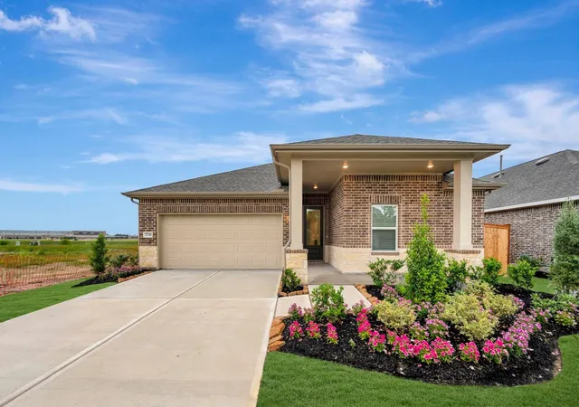 Photo 1 of Single family home for sale at 2903 Silver Forest St, Angleton, TX 77515 | MLS# 49508813 | Listing updated on 2026-09-11