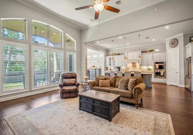 5th image of 219 Chirping Squirrel Ct, Pinehurst, TX 77362 | MLS# 35863701