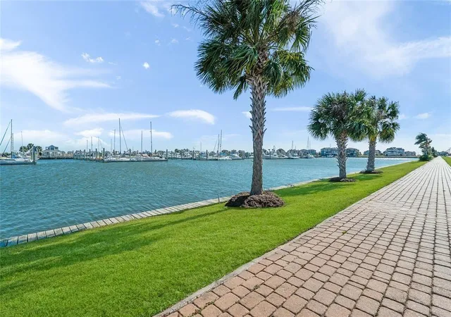 19th image of 7 Shell Key, Hitchcock, TX 77563 | MLS# 31634401