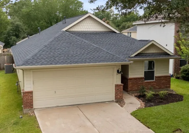 Photo 2 of Single family home for sale at 31 Bark Bnd Pl, Conroe, TX 77385 | MLS# 26150425 | Listing updated on 2026-08-13