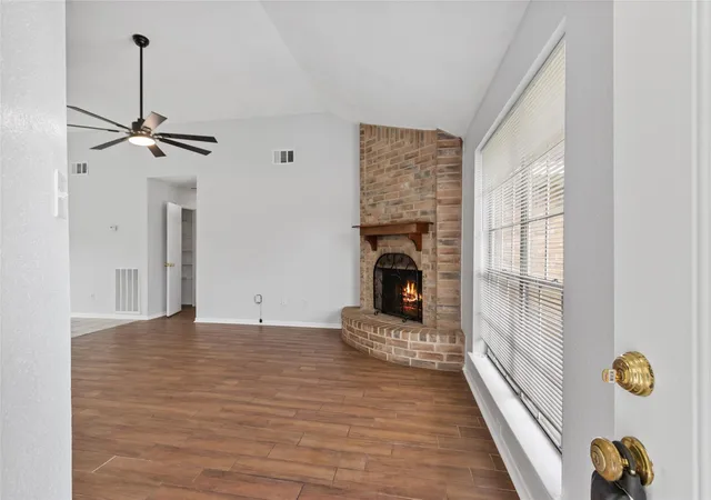 2nd image of 3105 Wood Fox Dr, Alvin, TX 77511 | MLS# 84640498